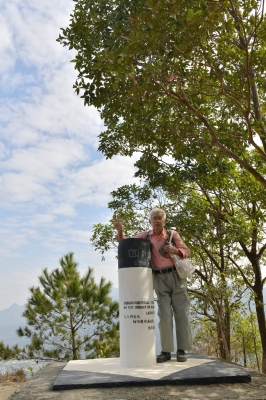 R04_7937.jpg