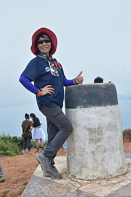 R06_1329.jpg